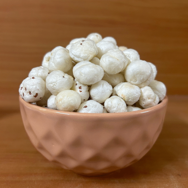High-quality raw makhana (foxnuts) – clean, white, puffed lotus seeds suitable for export, snacking, or roasting